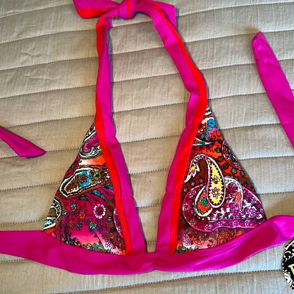 NEW, BECCA Fuchsia paisley Bikini Top, size medium - Picture 5 of 8